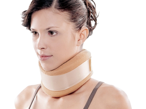 5102 CERVICAL COLLAR WITH PLASTIC INSERT